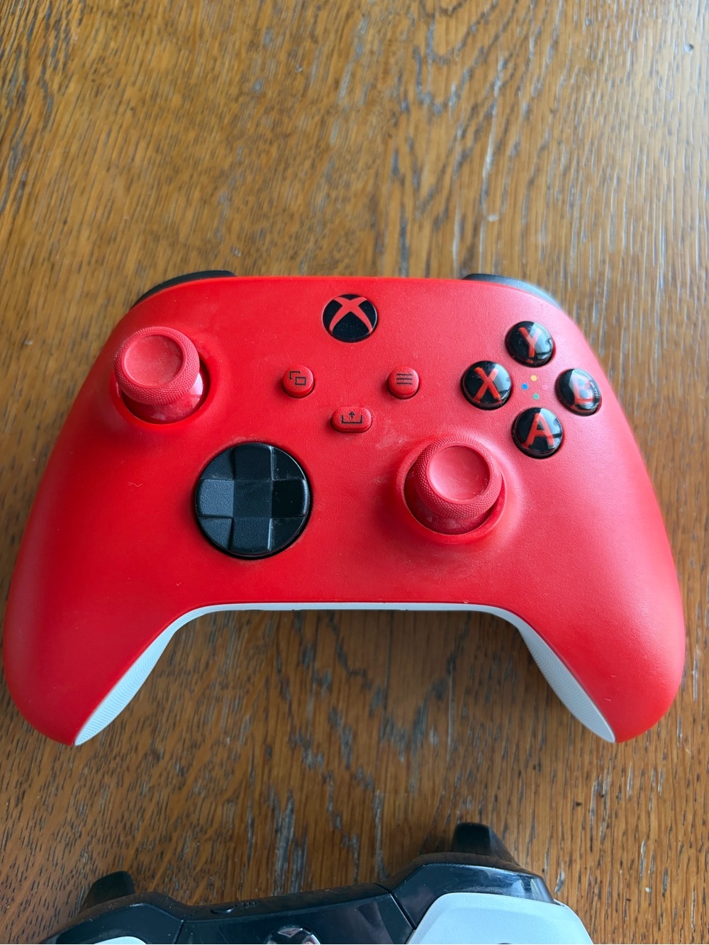 Xbox Wireless Controller Duo - Red & White - Picture 8 of 9